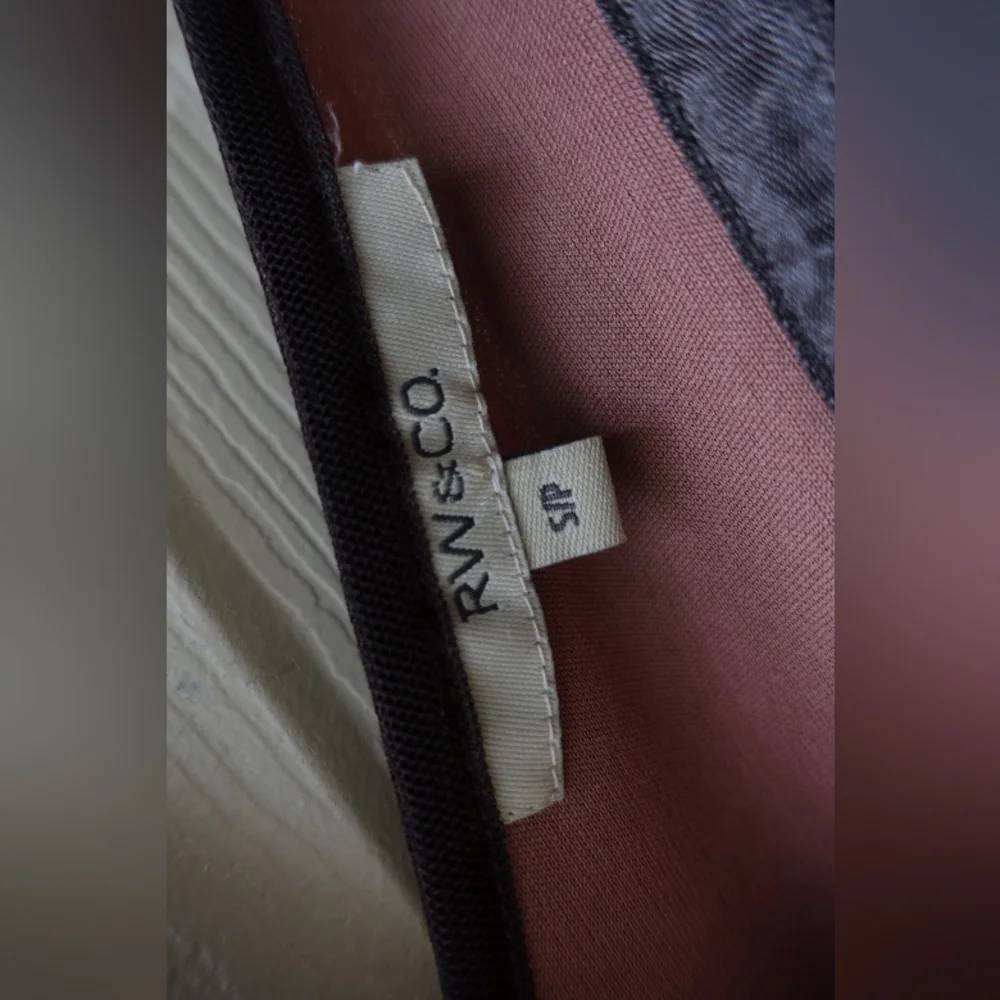 RW&CO. Y2k Sexy Lace Deep Plum V-Neck Midi Dress - Picture 2 of 13